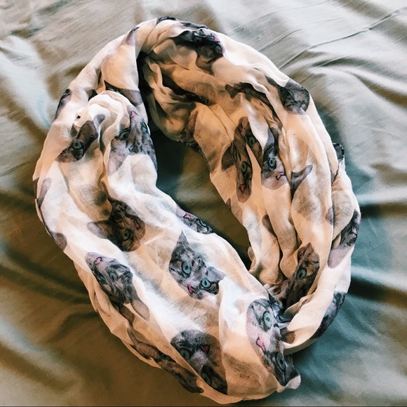 Accessories - 🐱 Cat Infinity Scarf